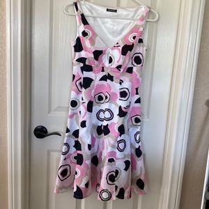 Tahari dress in size 2 white pink black and tan floral.